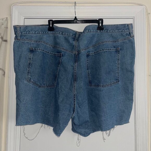 Old Navy Size 28 Plus Size Denim High Rise Slouchy Straight Jean Shorts - Picture 2 of 4